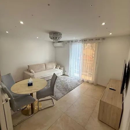 Spacious 3-bedroom, Parking, Secure Residence, Lejlighed