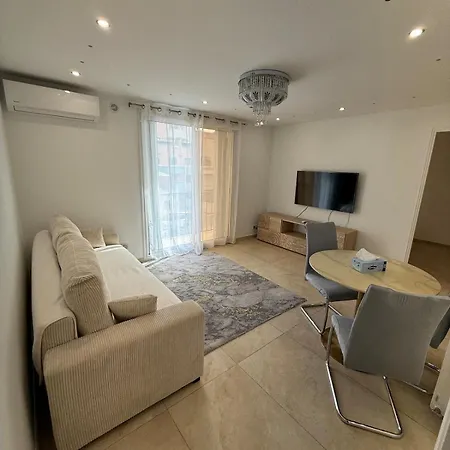 Spacious 3-bedroom, Parking, Secure Residence,