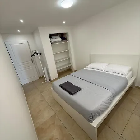Spacious 3-bedroom, Parking, Secure Residence, Lejlighed Cannes