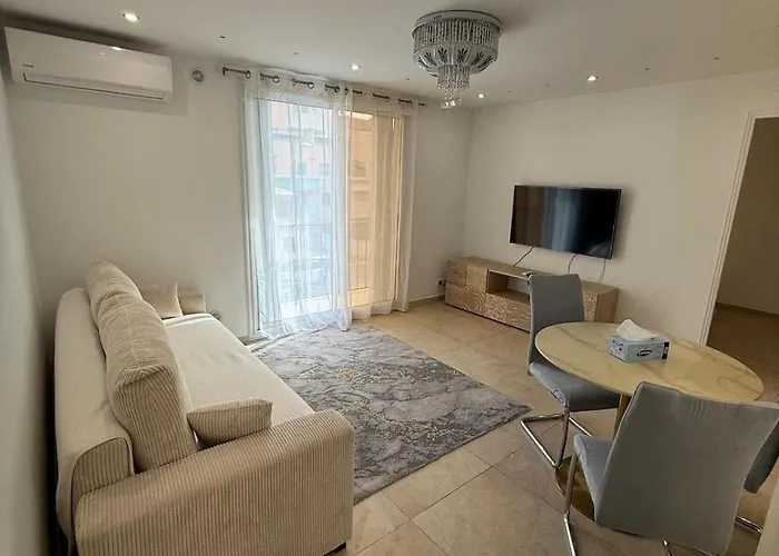 Spacious 3-bedroom, Parking, Secure Residence,