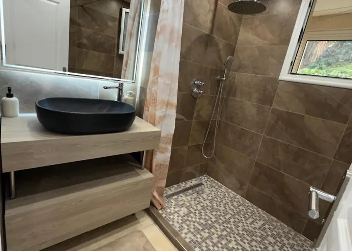Spacious 3-bedroom, Parking, Secure Residence, شقة كان